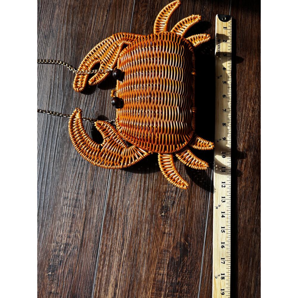 NWT Tommy Bahama Womens woven CrabShaped Wicker Handbag TikTok viral Coastal Fun - Picture 13 of 17